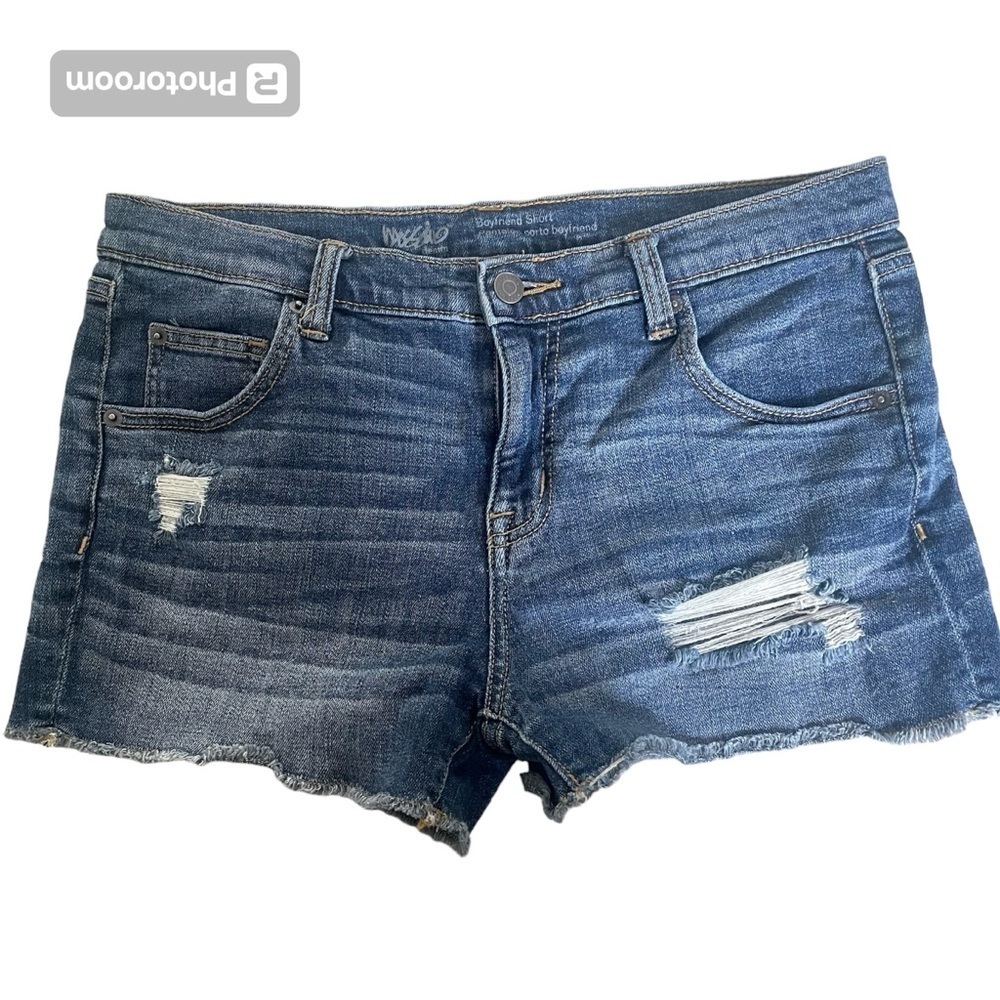 Mossimo Boyfriend Denim Shorts in Size 8/29
